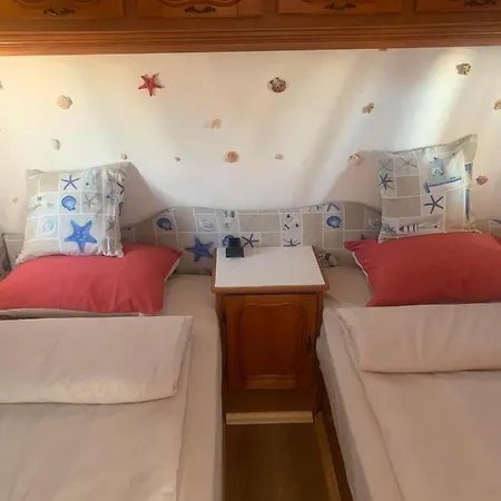 Campeggio Hub Caravans Gradina *